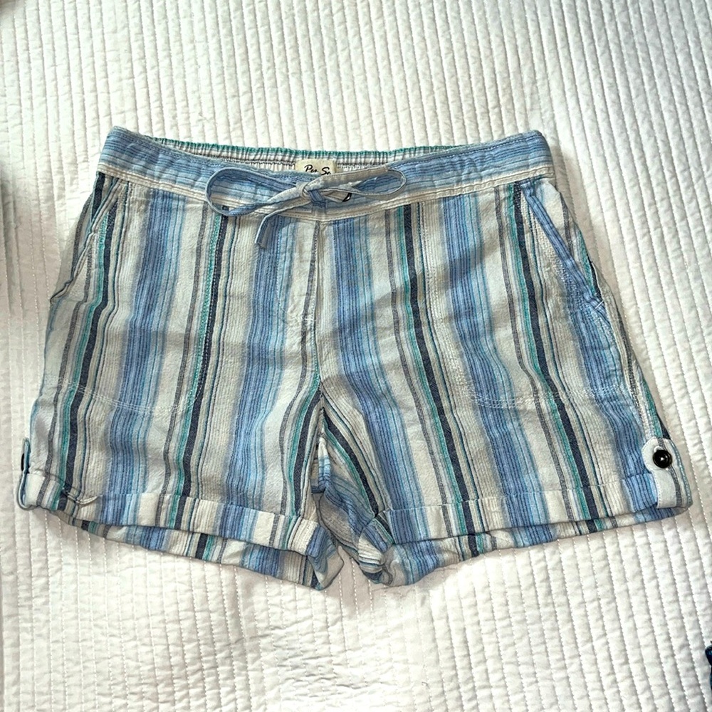 Loose shorts